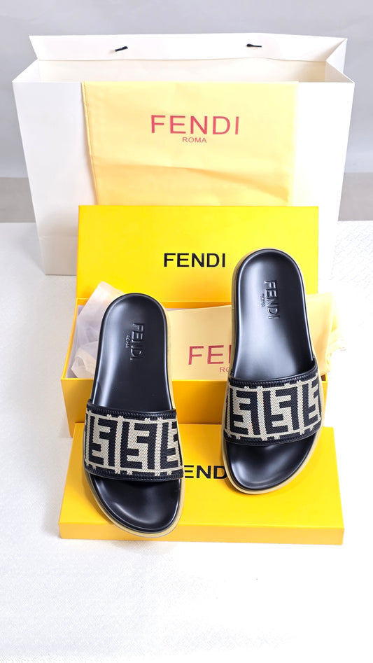 SANDAL FENDI